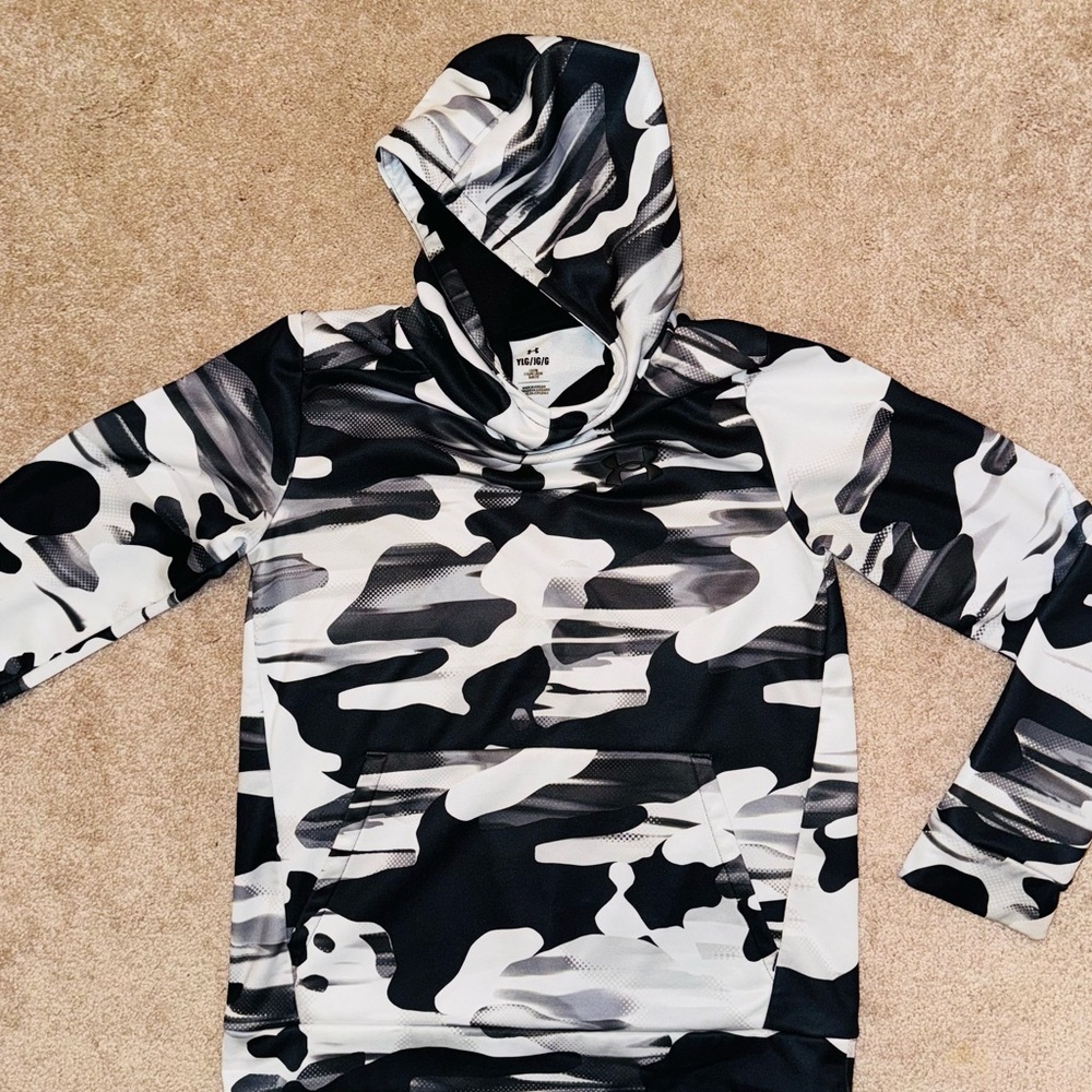 Under Armour Boys hoodie